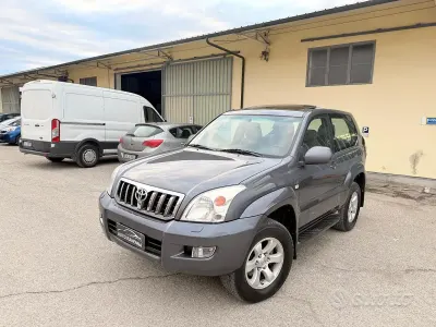 Käytetty Toyota Land Cruiser Executive 173 HP (127 kW) 2007 Harmaa Katumaasturi