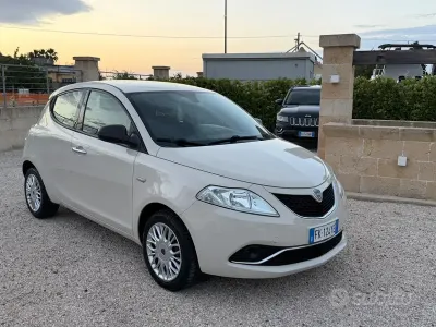 Usata Lancia Ypsilon Gold 69 CV (50 kW) 2017 Beige Utilitaria
