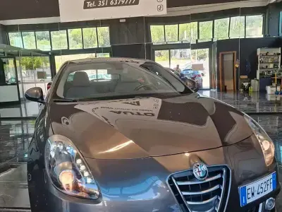 Usata Alfa Romeo Giulietta Exclusive 105 CV (77 kW) 2014 Grigio Utilitaria