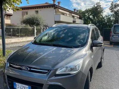 Usata Ford Kuga 163 CV (119 kW) 2013 Nero SUV