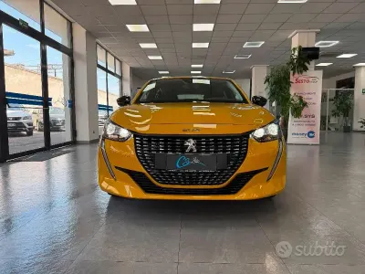 Usata Peugeot 208 Allure 100 CV (73 kW) 2023 Giallo Utilitaria