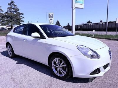 Usata Alfa Romeo Giulietta 105 CV (77 kW) 2010 Bianco Utilitaria