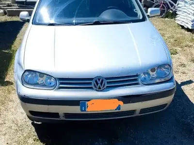 Usado VW Golf IV 1999 Gris Familiar