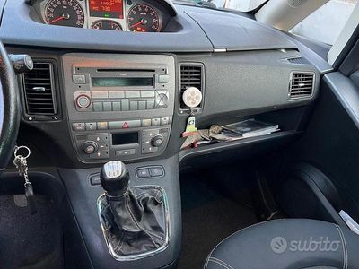 Usata Lancia Musa 95 CV (69 kW) 2011 Grigio Monovolume