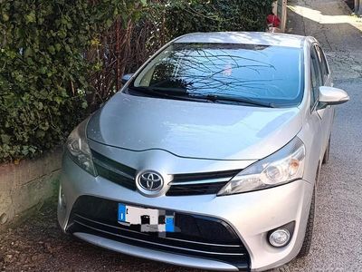 Gebraucht Toyota Verso Active 132 PS (97 kW) 2014 Grau Van / Kleinbus