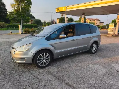 Usata Ford S-MAX Titanium 140 CV (102 kW) 2010 Grigio Monovolume