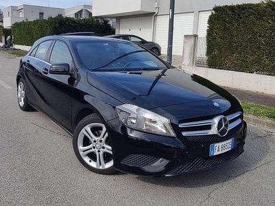 Usata Mercedes A180 109 CV (80 kW) 2015 Nero Berlina