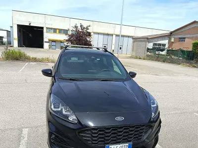 Usata Ford Kuga ST-Line 190 CV (139 kW) 2022 Nero SUV