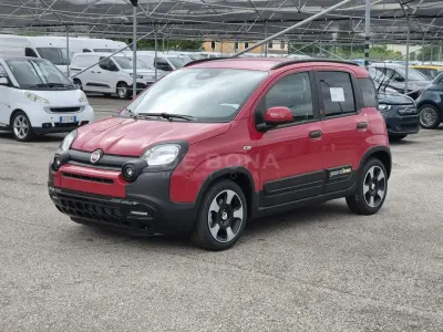 Nuova Fiat Panda Cross Cross 65 CV (47 kW) 2026 Rosso passione pastello Utilitaria