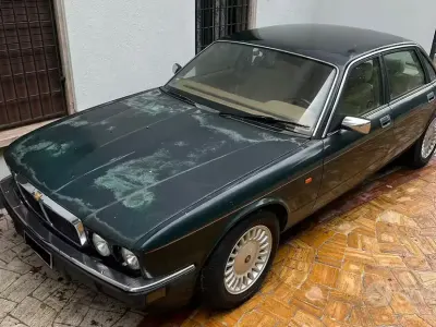 Usata Jaguar XJ12 1995 Verde Berlina