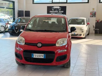 Usata Fiat Panda Easy 70 CV (51 kW) 2019 Rosso Utilitaria