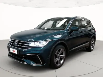 Usata VW Tiguan R-line 150 CV (110 kW) 2023 V2 nightshade blue metallizzato SUV