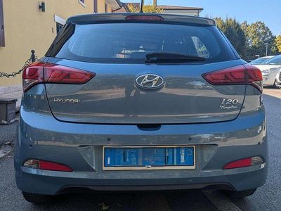 Usata Hyundai i20 GO! 75 CV (55 kW) 2014 Grigio Utilitaria
