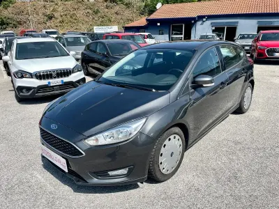 Usata Ford Focus 105 CV (77 kW) 2016 Grigio Berlina
