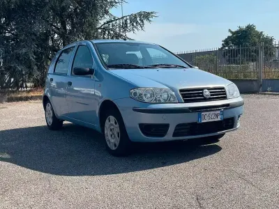 Usata Fiat Punto 60 CV (44 kW) 2006 Bluazzurro Utilitaria