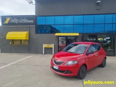 Gebraucht Lancia Ypsilon Gold 69 PS (50 kW) 2023 Rot Kleinwagen