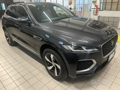 Begagnad Jaguar F-Pace 250 HK (183 kW) 2022 Grå SUV