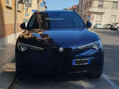 Usata Alfa Romeo Stelvio Executive 201 CV (147 kW) 2018 Blu/azzurro SUV