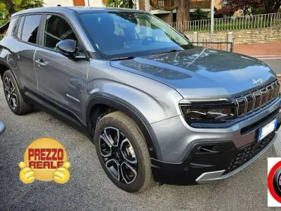 Usata Jeep Avenger Summit 101 CV (74 kW) 2024 Grigio SUV