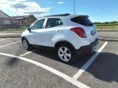 Usata Opel Mokka 131 CV (96 kW) 2013 Bianco SUV