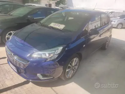 Usata Opel Corsa Cosmo 90 CV (66 kW) 2017 Bluazzurro Utilitaria
