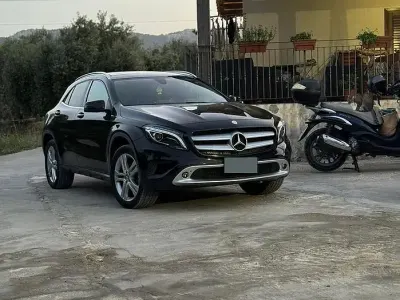 Usata Mercedes GLA200 136 CV (100 kW) 2016 Nero SUV