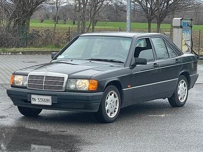 Usata Mercedes 190 104 CV (76 kW) 1991 Nero Berlina