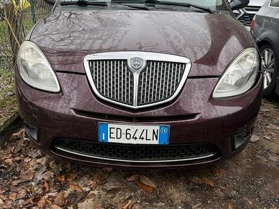 Usata 2010 Lancia Ypsilon Utilitaria | 2700 € (Super prezzo)