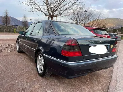 Usata Mercedes C200 Elegance 192 CV (141 kW) 1997 Verde Berlina
