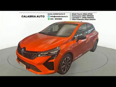 Nuova Renault Clio Techno 100 CV (73 kW) 2025 Arancione Utilitaria