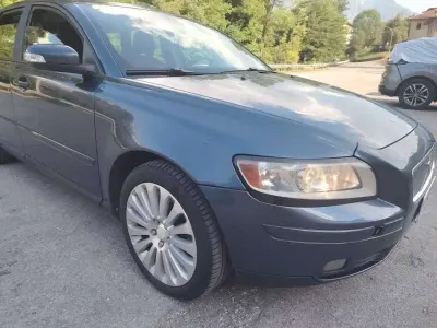 Usata Volvo V50 Momentum 136 CV (100 kW) 2006 Blu/azzurro Station wagon