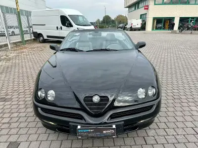 Usata Alfa Romeo Spider 150 CV (110 kW) 1997 Nero Cabrio