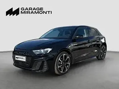 Käytetty Audi A3 Sportback e-tron S-Line 150 HP (110 kW) 2024 Musta Viistoperä