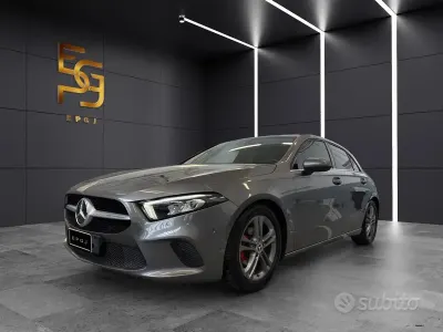 Usata Mercedes A180 Business 116 CV (85 kW) 2019 Grigio Berlina