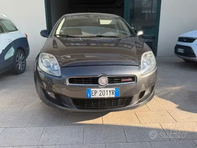 Usata Fiat Bravo Easy 105 CV (77 kW) 2013 Marrone Utilitaria