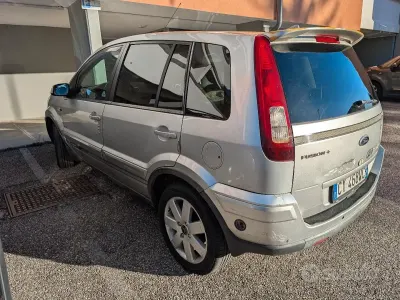 Usata Ford Fusion 101 CV (74 kW) 2006 Utilitaria