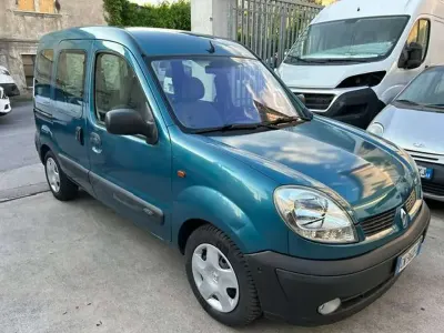 Usata Renault Kangoo Privilege 75 CV (55 kW) 2004 Blu/azzurro Monovolume