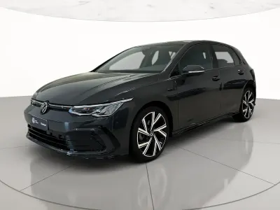 Usata VW Golf VIII R-line 131 CV (96 kW) 2024 5k urano grey Berlina