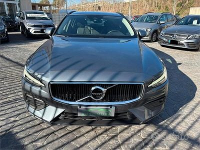 Usata Volvo V60 Business Edition 150 CV (110 kW) 2019 Grigio Station wagon