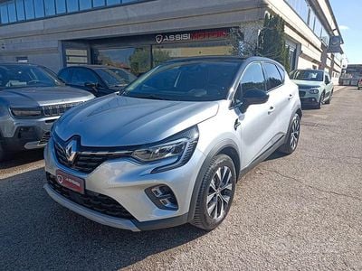 Usata Renault Captur Techno 91 CV (66 kW) 2024 Grigio SUV