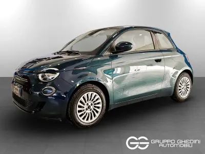 Usata Fiat 500e 86 kW (118 CV) 2023 Blu elegante Berlina