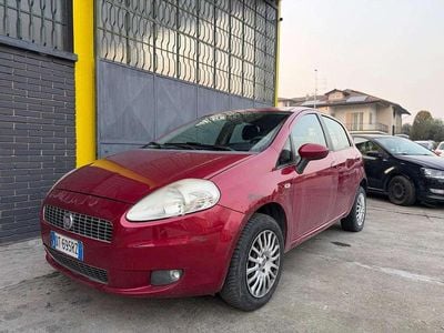 Usata Fiat Grande Punto Dynamic 77 CV (56 kW) 2009 Rosso Utilitaria