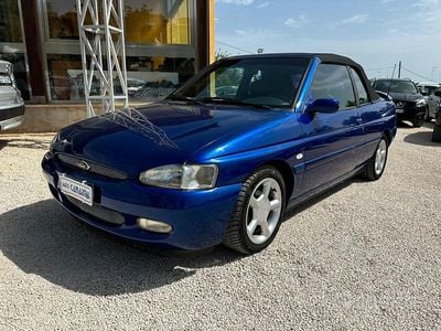 Usata Ford Escort 102 CV (75 kW) 1995 Blu Berlina