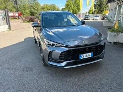Usata MG ZS Luxury 101 CV (74 kW) 2025 Argento SUV