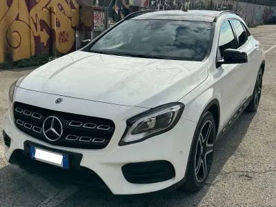 Usata Mercedes GLA200 Premium 156 CV (114 kW) 2019 Bianco SUV