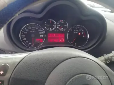 Usata Alfa Romeo 147 105 CV (77 kW) 2007 Nero Utilitaria