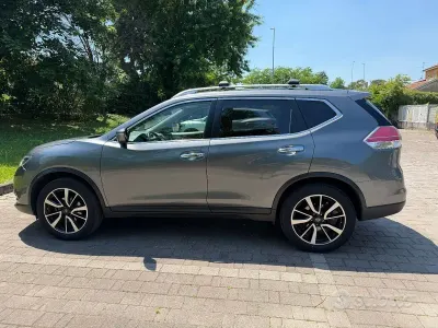 Usata Nissan X-Trail Tekna 131 CV (96 kW) 2016 Grigio SUV