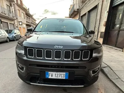Usata Jeep Compass 120 CV (88 kW) 2019 Grigio SUV