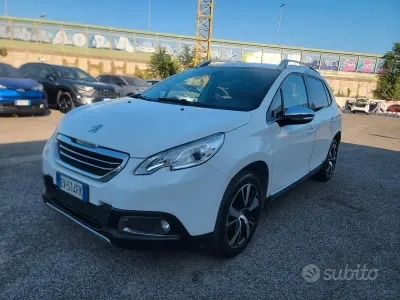 Usata Peugeot 2008 Allure 120 CV (88 kW) 2014 Bianco SUV