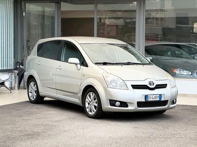 usata Toyota Corolla Verso 2.2 D-4D - 2009